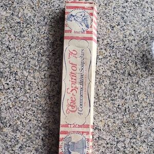 The Spirit of '76 Commemorative Soap Bars - Red and White